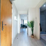 Comfortable For Business & Leisure * Leeds (West Yorkshire)