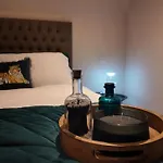 Comfortable For Business & Leisure Leeds (West Yorkshire)
