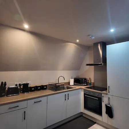 Boutique City Stay Victoria Gate Sleeps 4 High-Speed Wi-Fi
